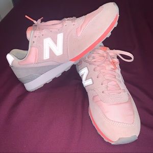 New Balance Suede 696 Women's Running Classics